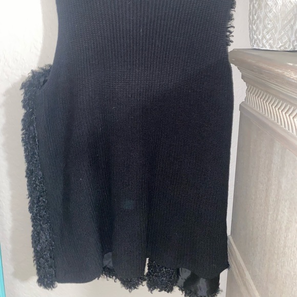 Faux fur vest - Picture 2 of 3